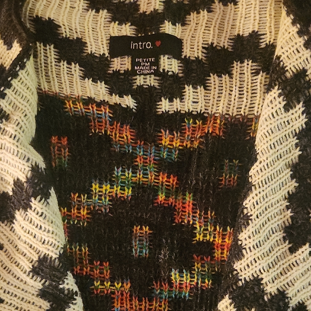 Intro Multicolor Southwestern Geometric Print Loose Women's Cardigan - Picture 2 of 11